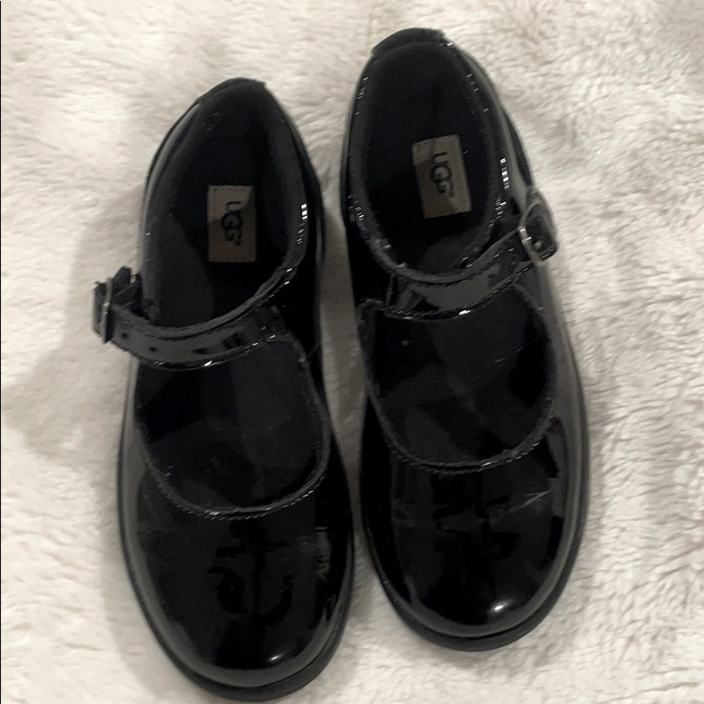 Youth Ugg dress shoes.